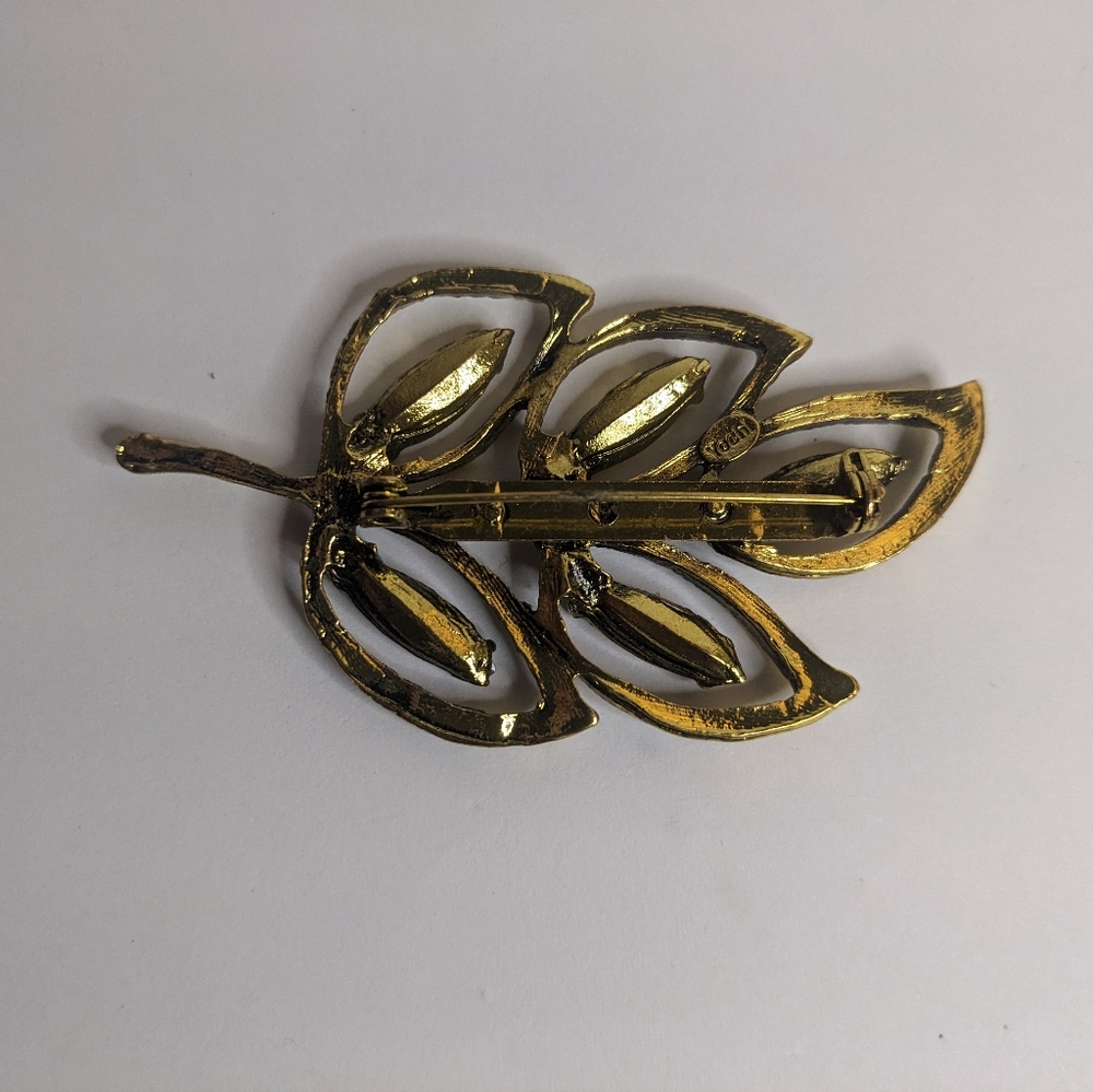 Vintage Yochi Gold Leaf Rhinestone Brooch - Picture 3 of 6